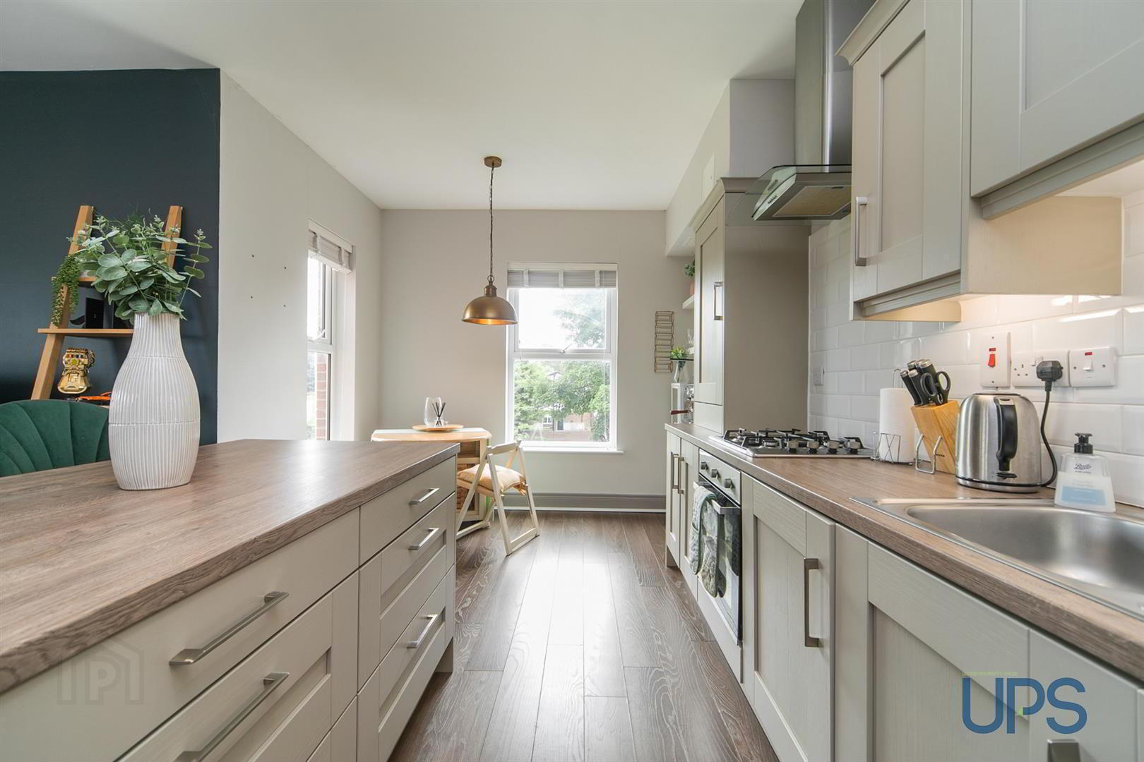 Apartment 8 2 Eaton Park 7 of 28