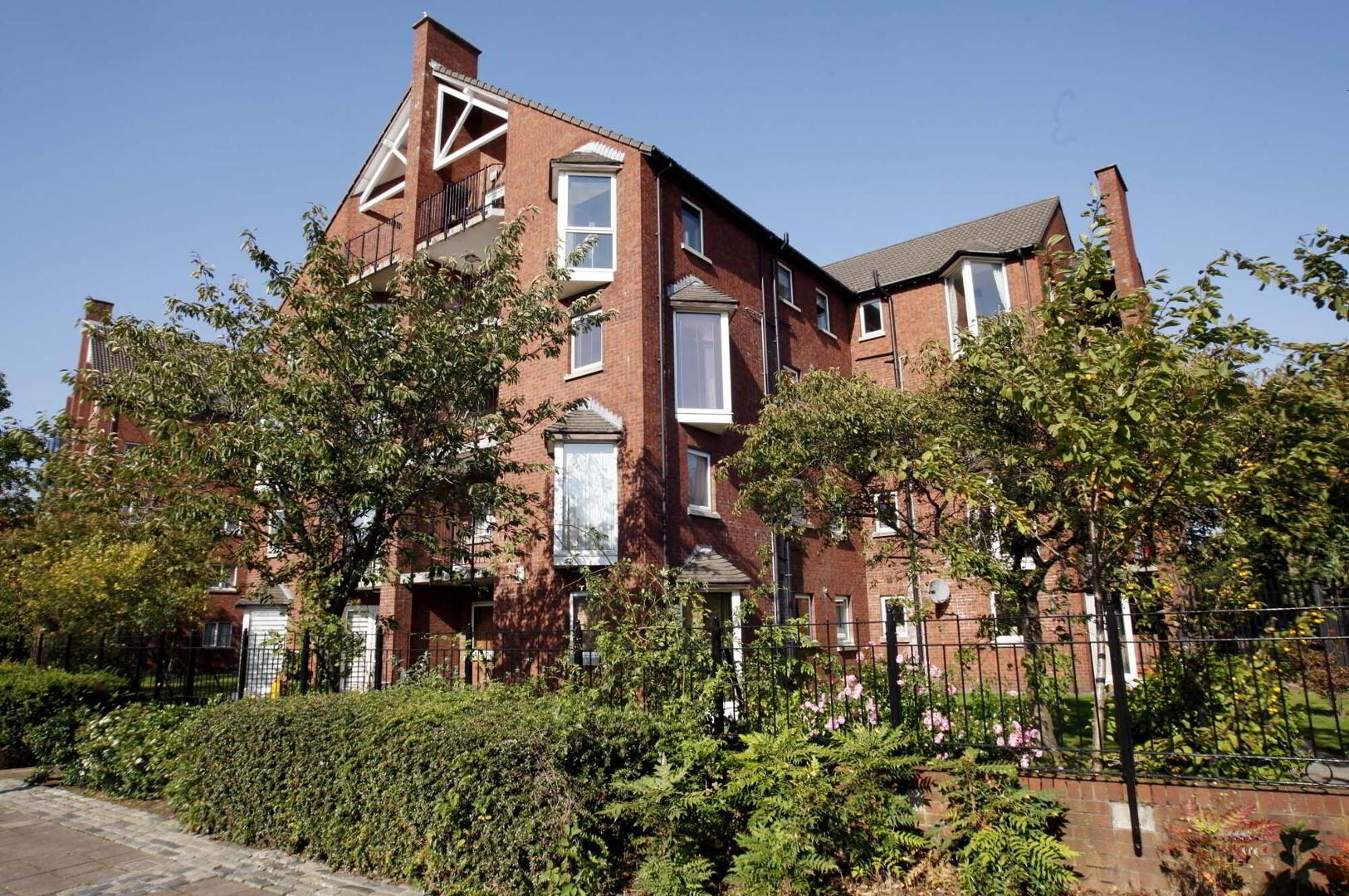 3 Laganview Court 1 of 18