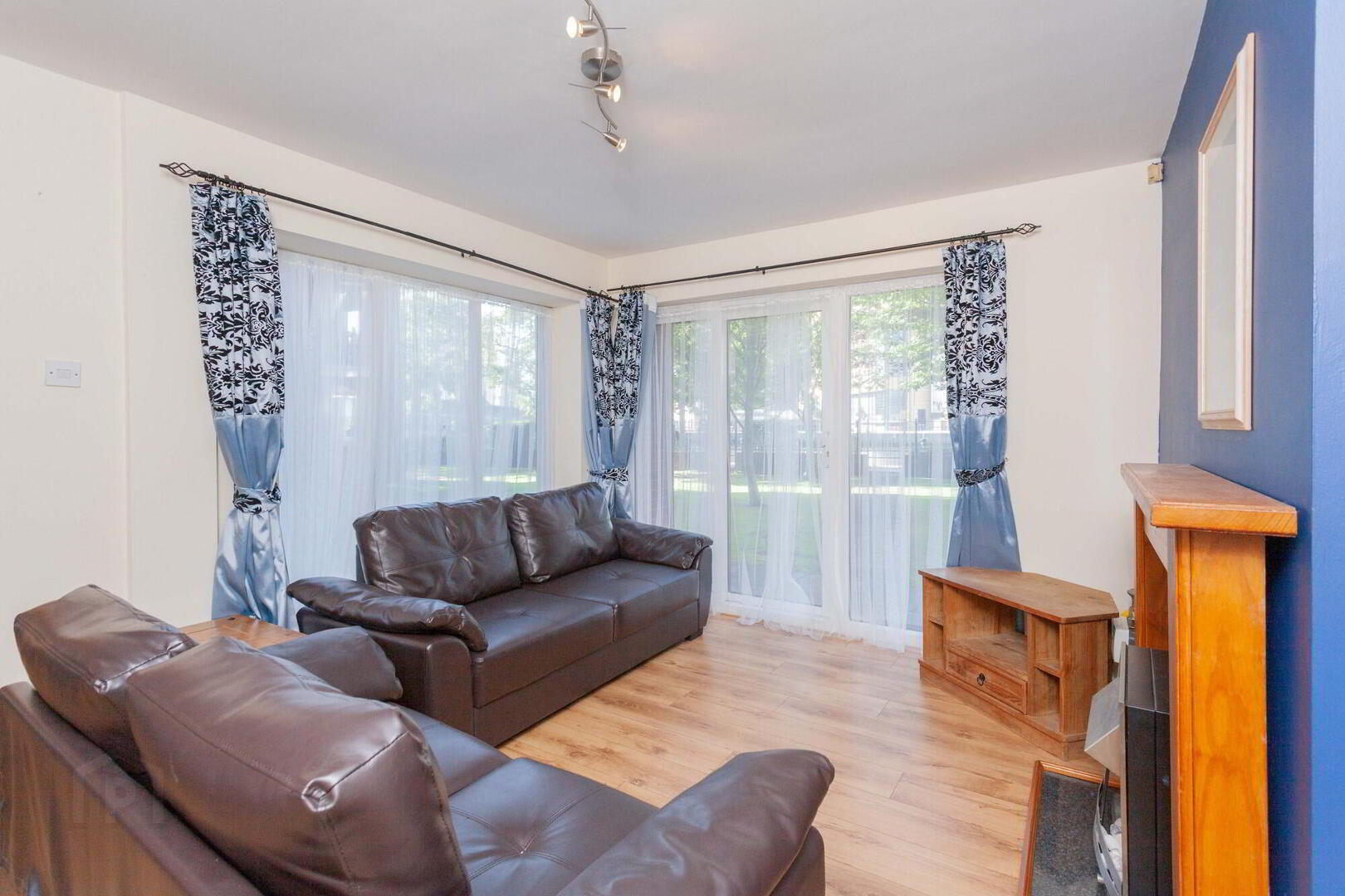 3 Laganview Court 5 of 18