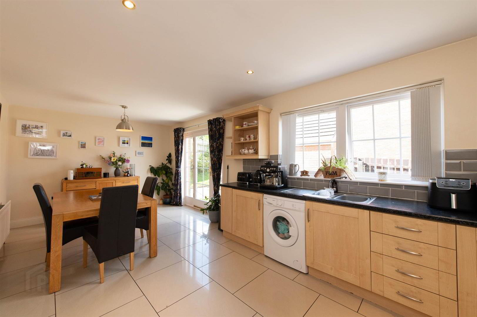 11 Demesne Road 10 of 27