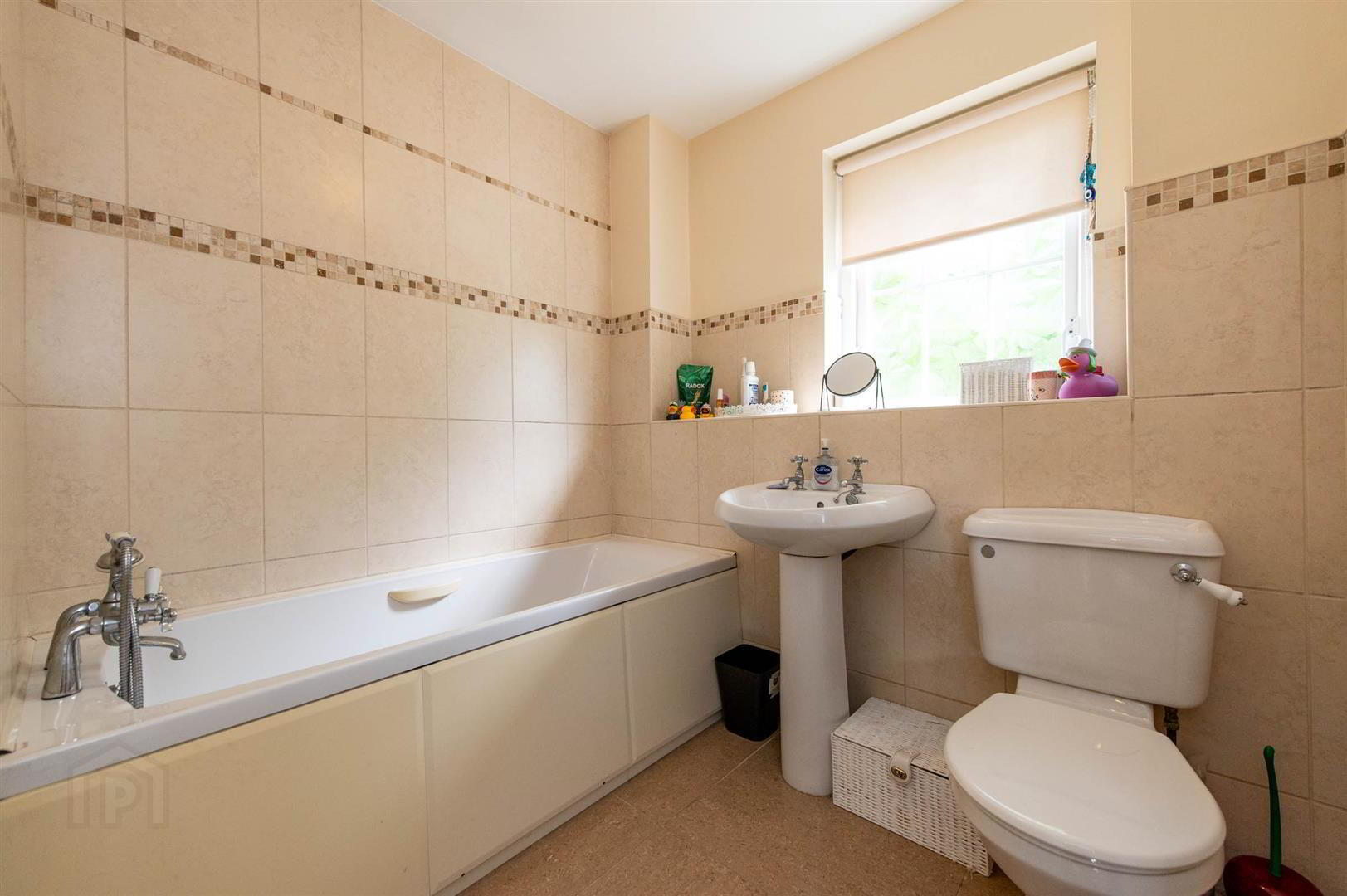 11 Demesne Road 20 of 27