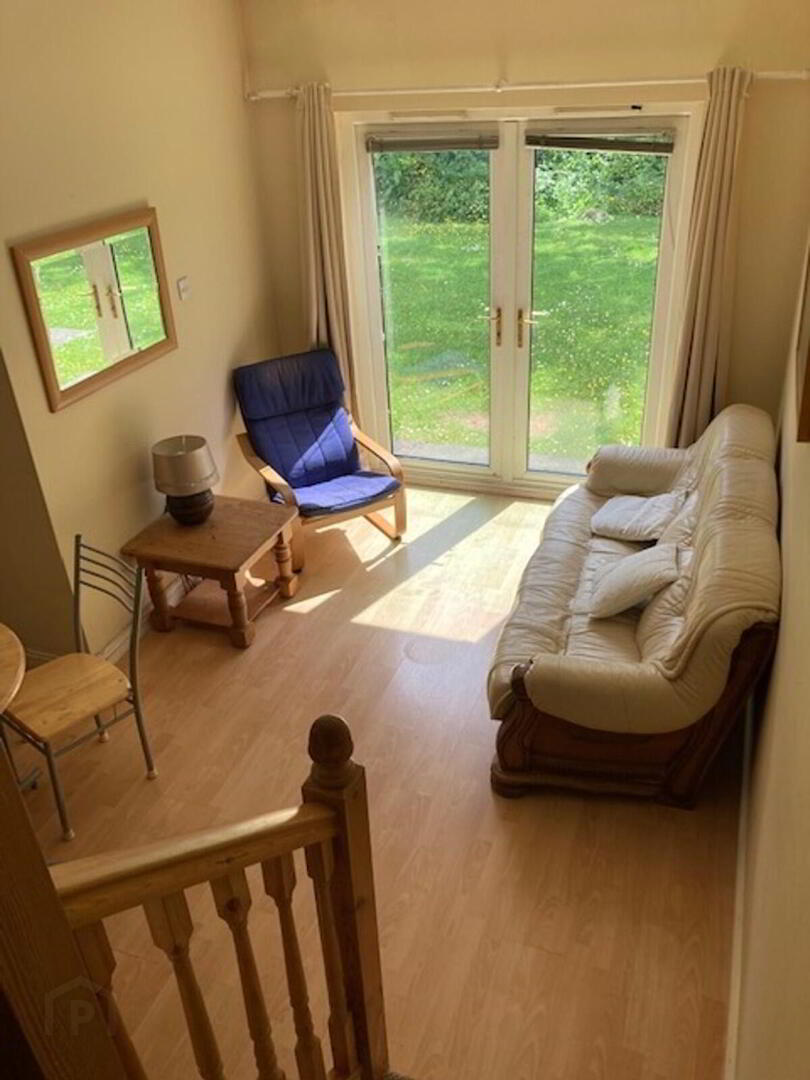 Apt 2, 13 Helgor Park Mews 4 of 15