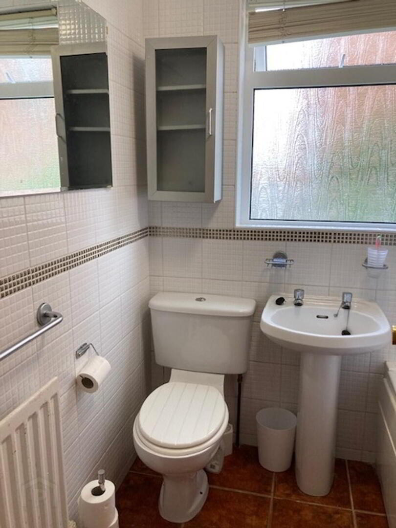 Apt 2, 13 Helgor Park Mews 11 of 15