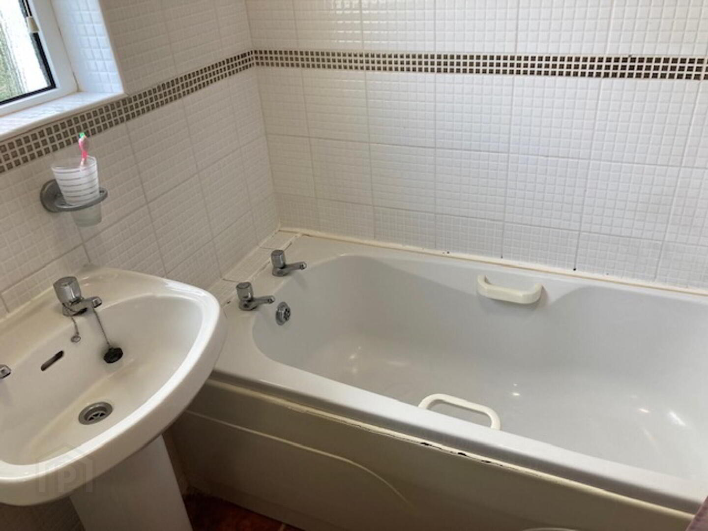 Apt 2, 13 Helgor Park Mews 12 of 15