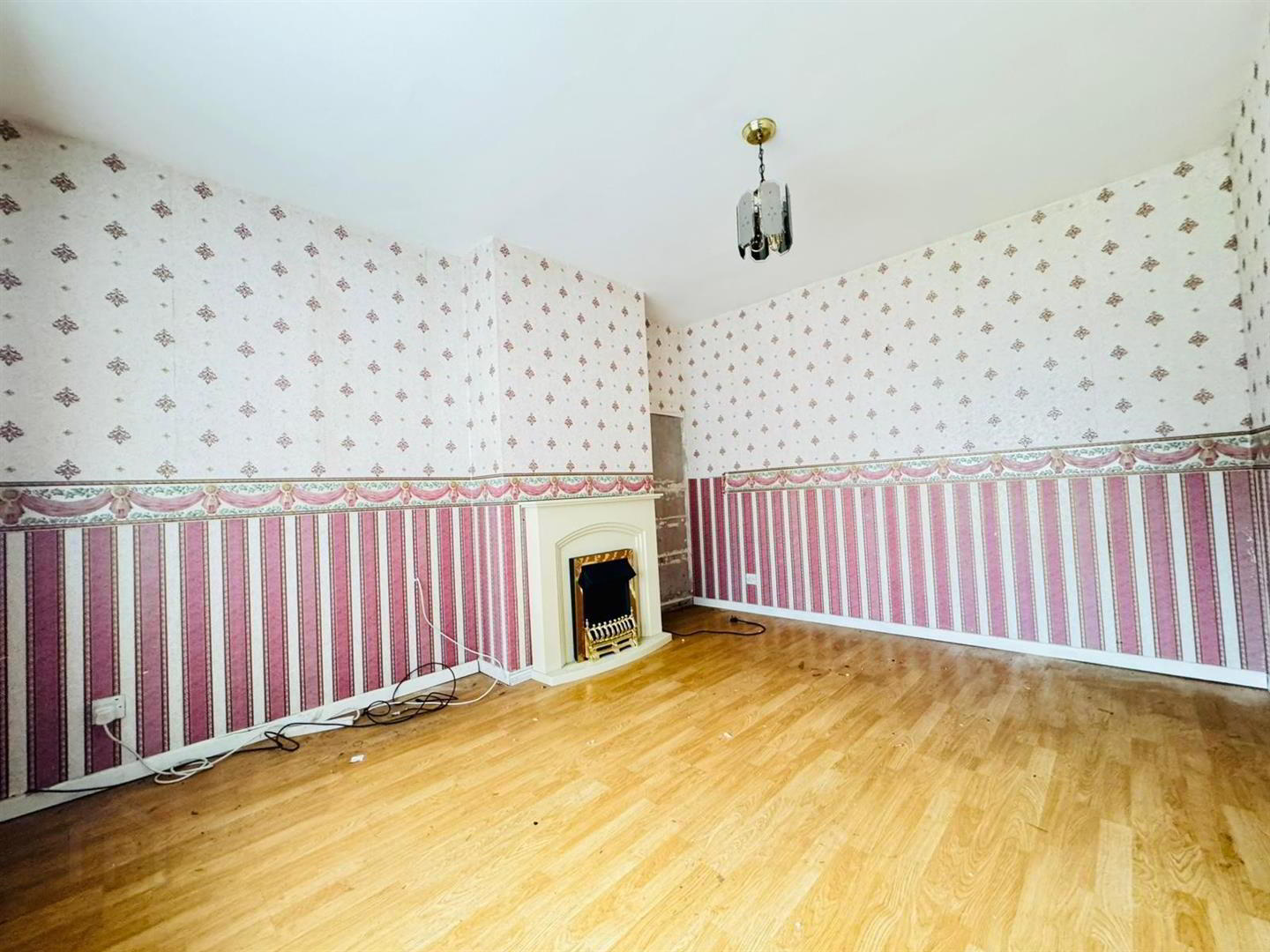21 Derry Hill 3 of 11