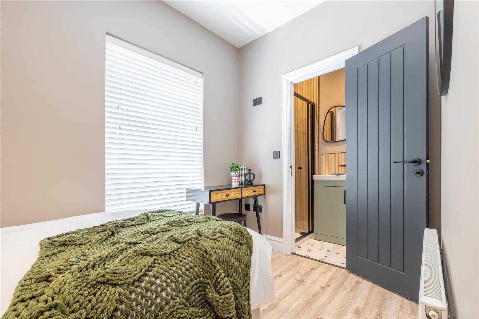 82 Northbrook Street 25 of 29