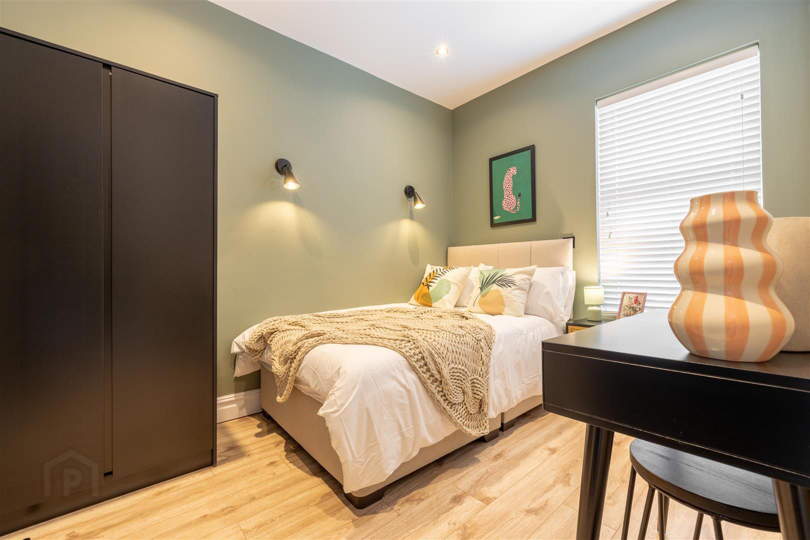 82 Northbrook Street 26 of 29