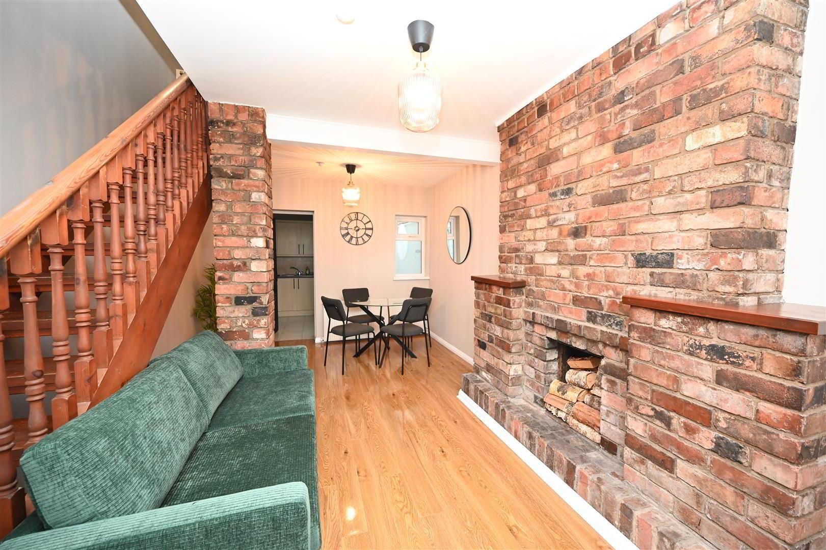 1 Hugh Street 2 of 9