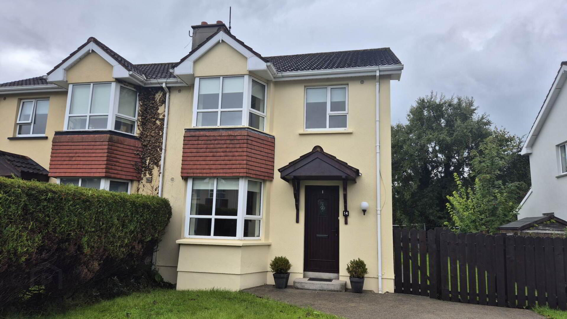 14 Whitethorn Park 1 of 20
