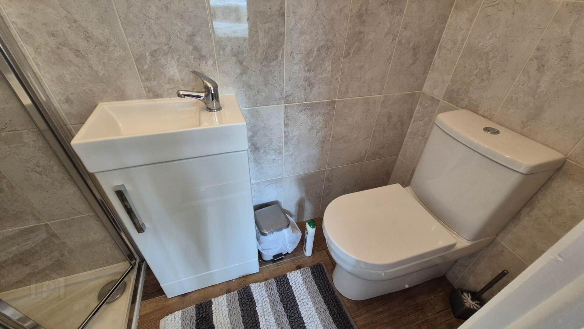 14 Whitethorn Park 11 of 20