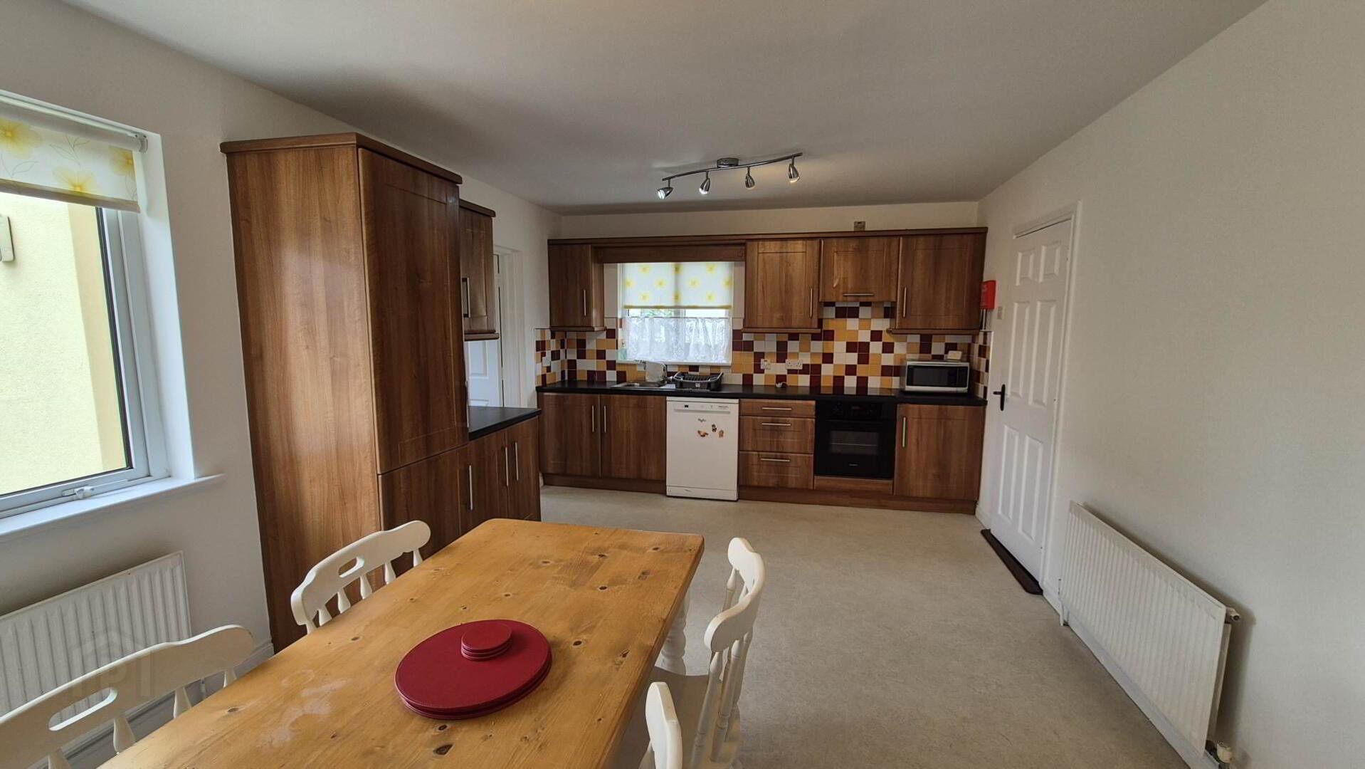 14 Whitethorn Park 5 of 20