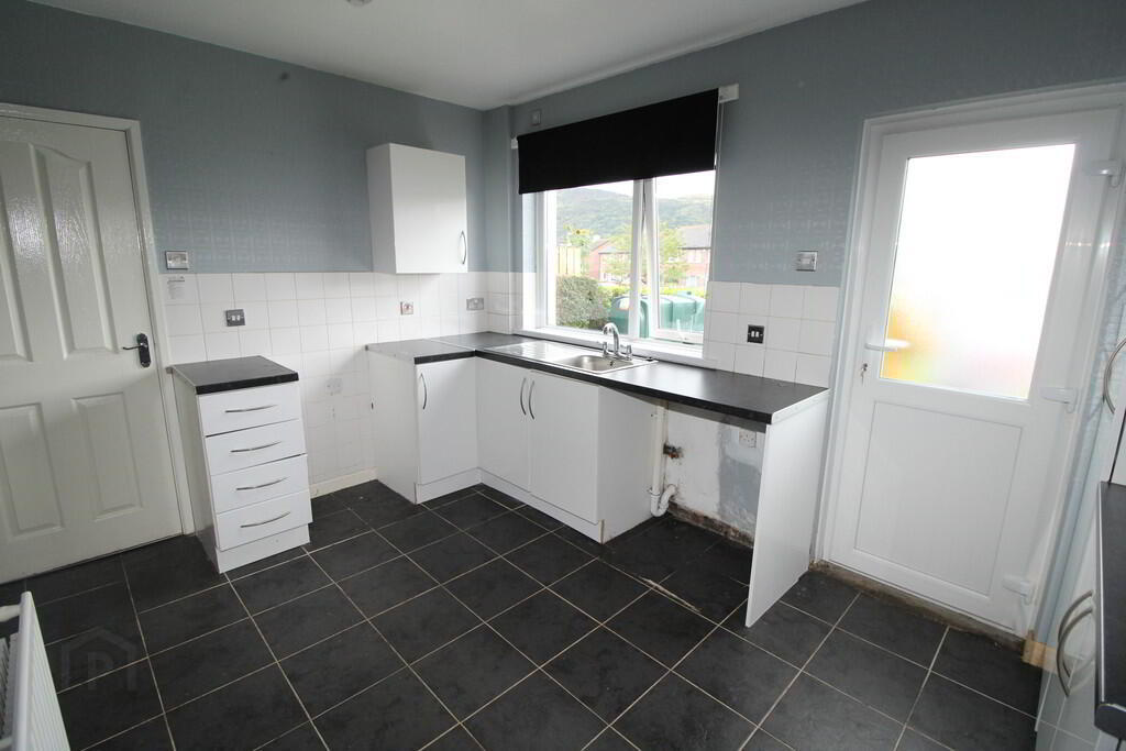 69 Rathcoole Drive 5 of 12