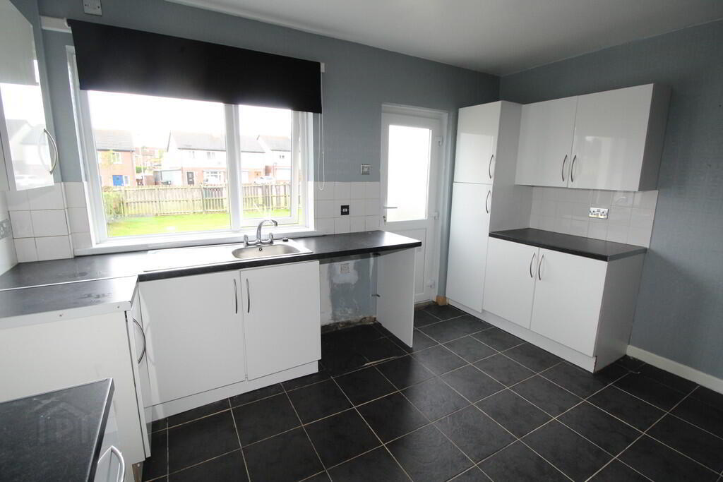 69 Rathcoole Drive 4 of 12