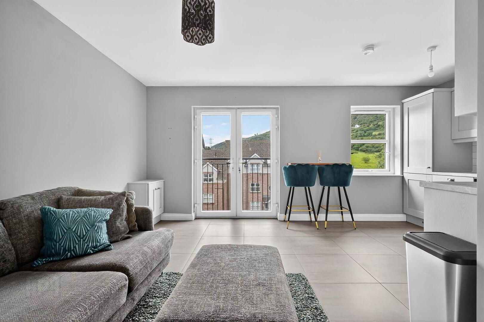 Apt 6, 18 Highgrove Meadows 7 of 16