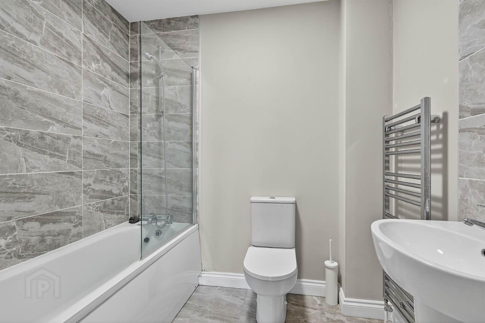 Apt 6, 18 Highgrove Meadows 13 of 16
