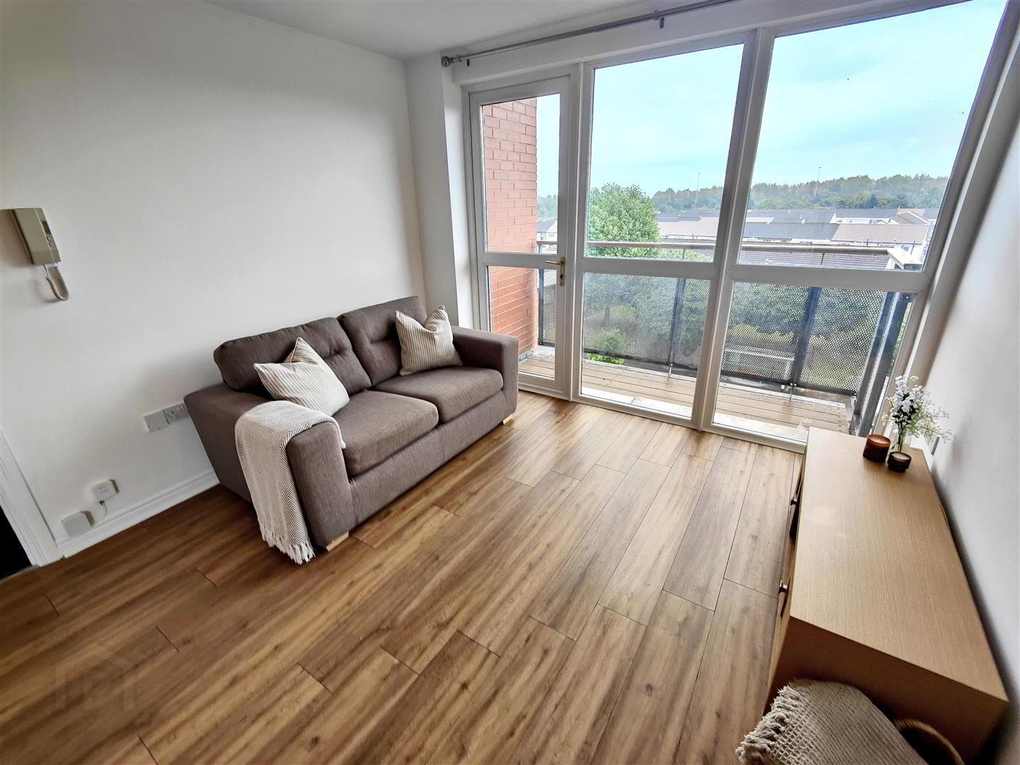 Apt 20 Block E, 678 Shore Road 6 of 17