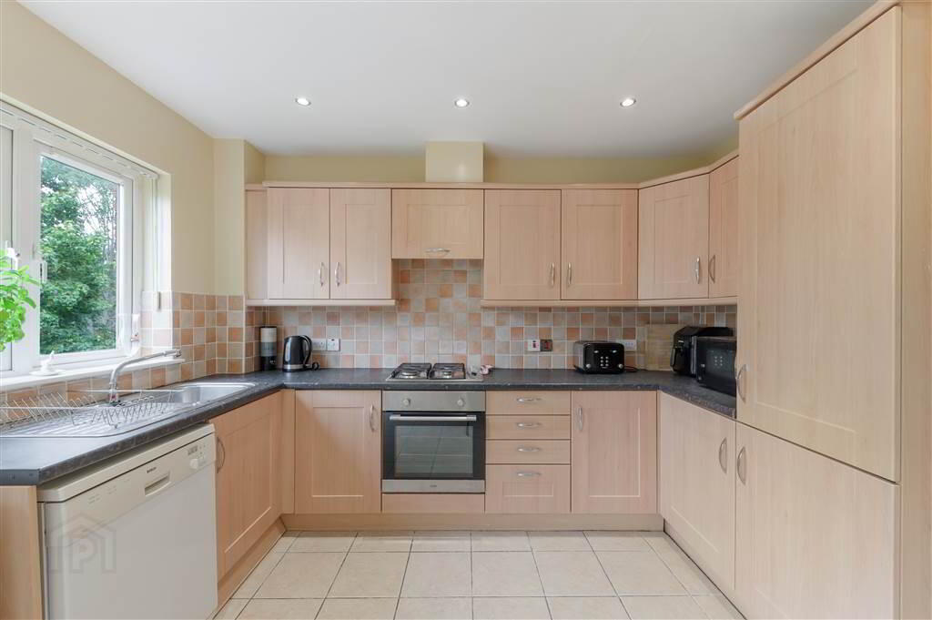 45 St Annes Road 20 of 38