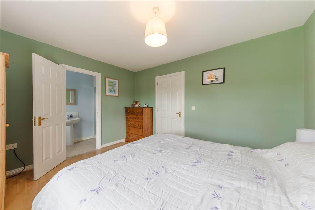 45 St Annes Road 27 of 38