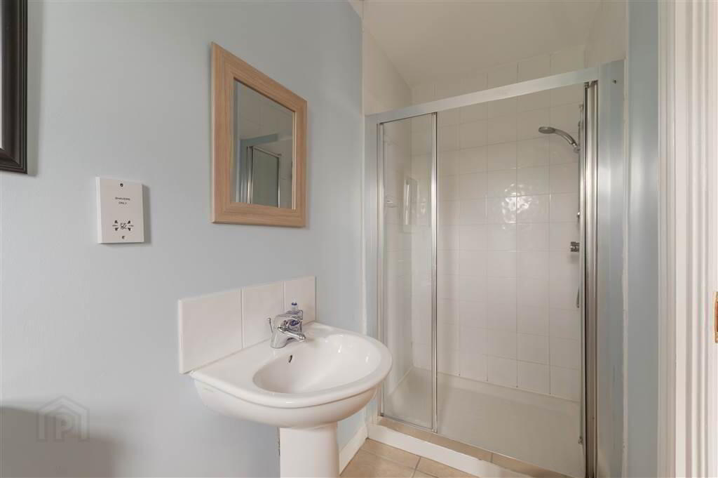 45 St Annes Road 29 of 38