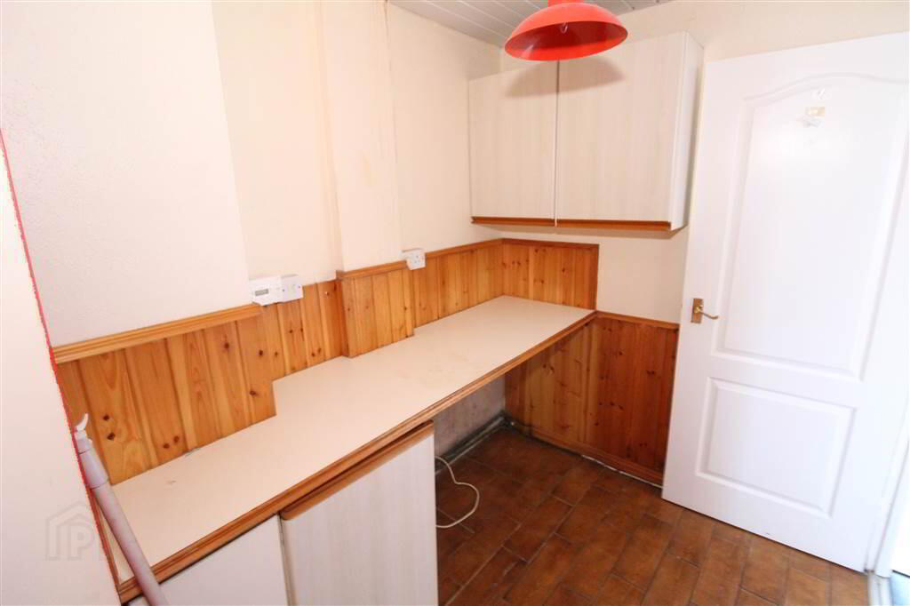 2 Roslin Gardens 8 of 15