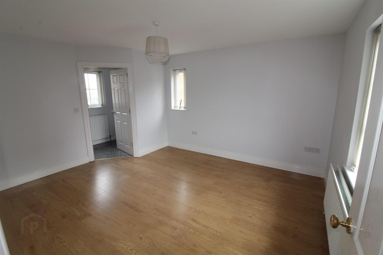 4 Demesne Crescent 9 of 14