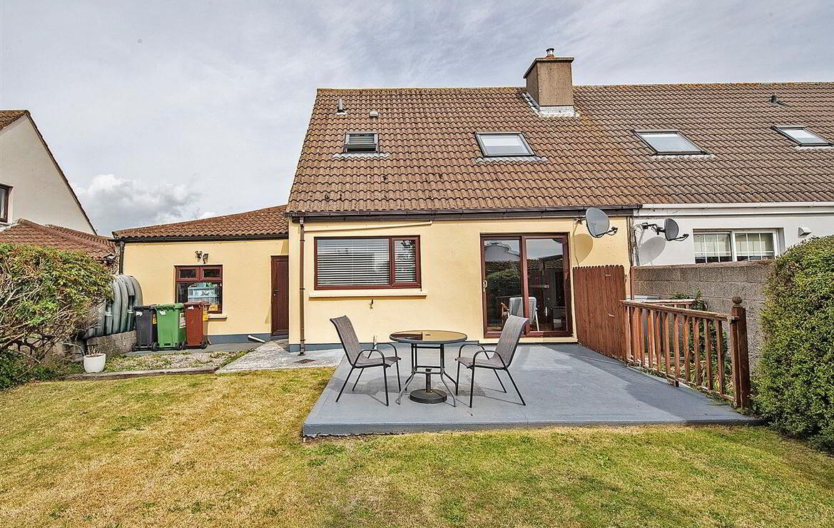 8 Hilview Drive 3 of 17