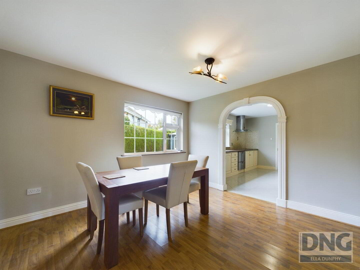 21 Springmount 5 of 37
