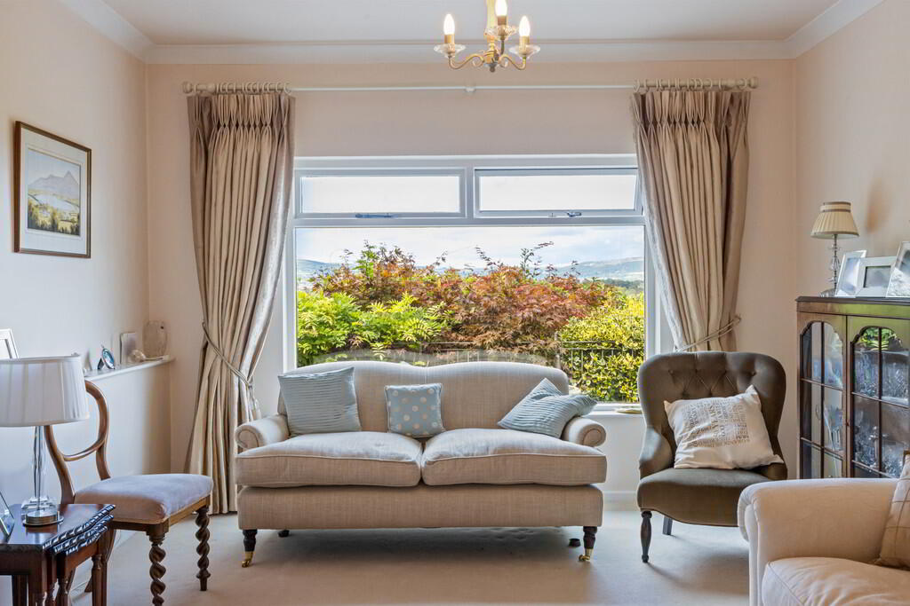 14 Pinehill Road 11 of 39