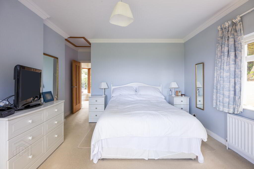 14 Pinehill Road 19 of 39