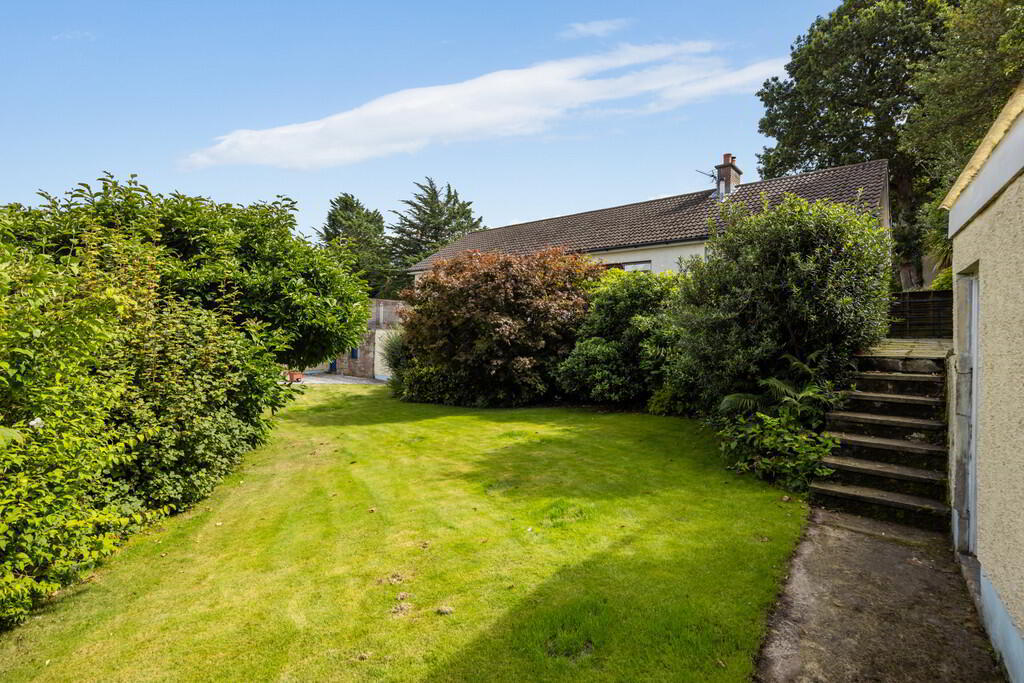 14 Pinehill Road 28 of 39