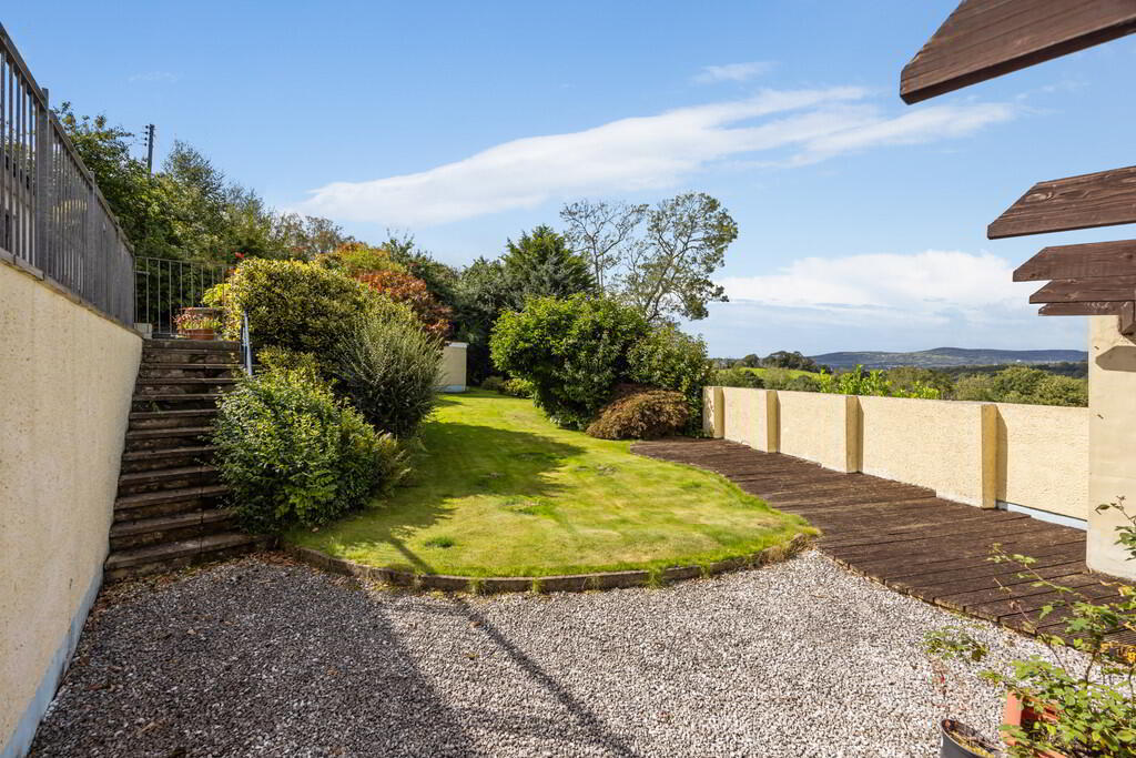14 Pinehill Road 33 of 39