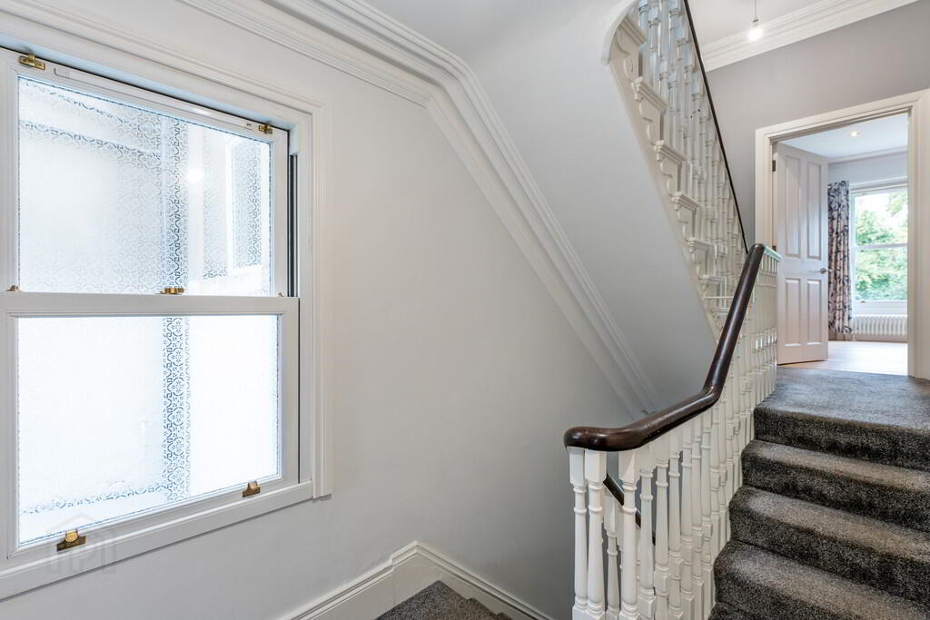 394 Ravenhill Road 13 of 26