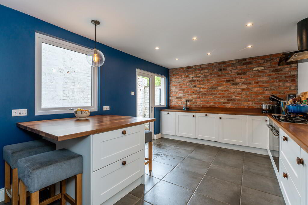 394 Ravenhill Road 11 of 26