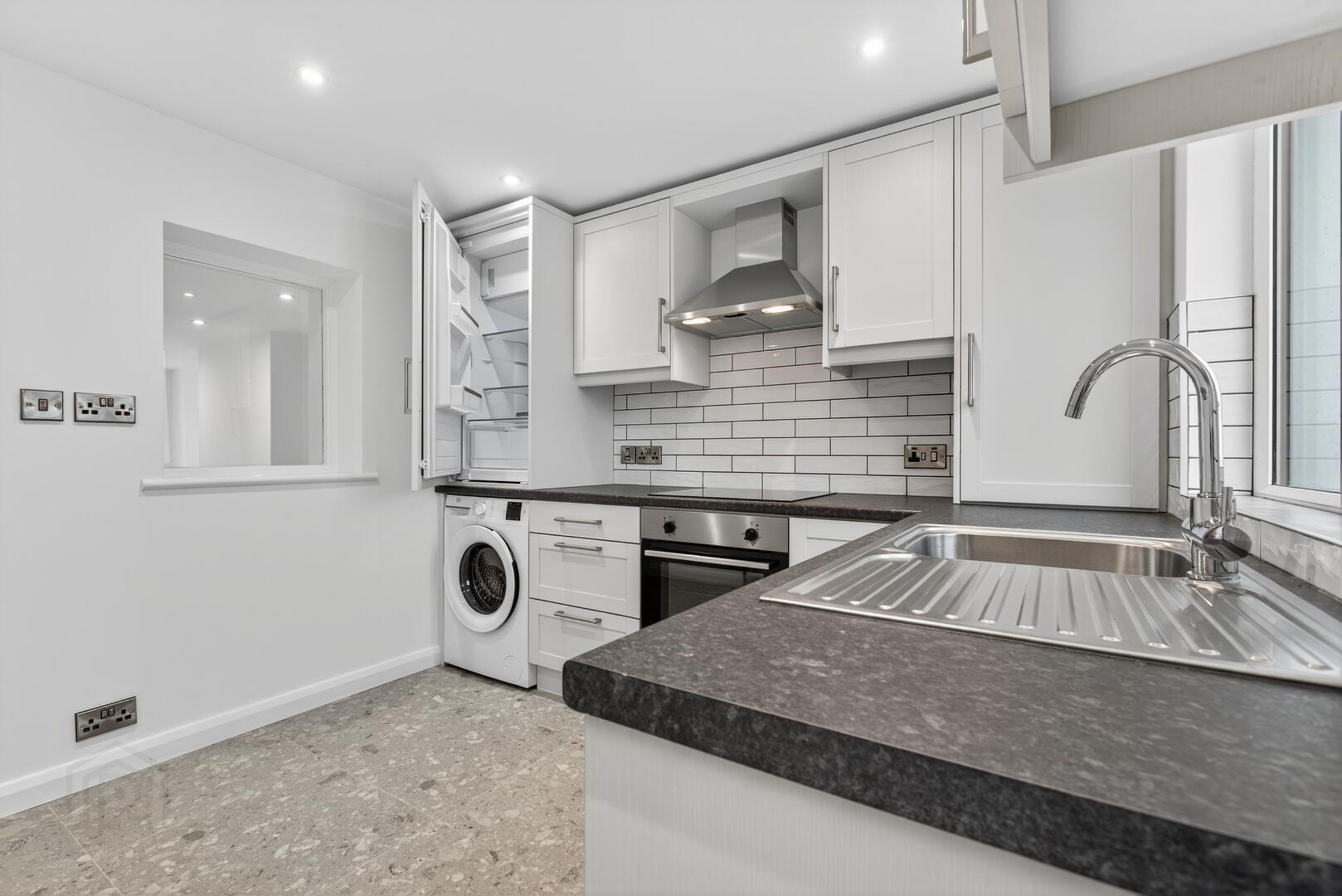 209 Queen Street 6 of 18