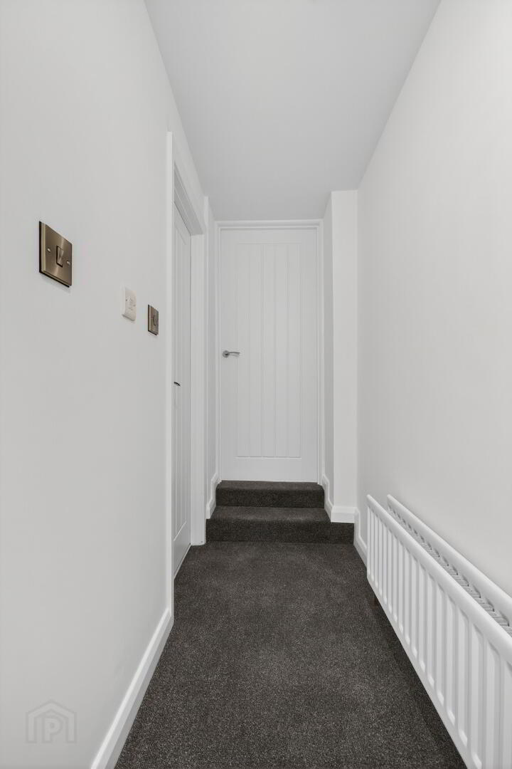 209 Queen Street 8 of 18