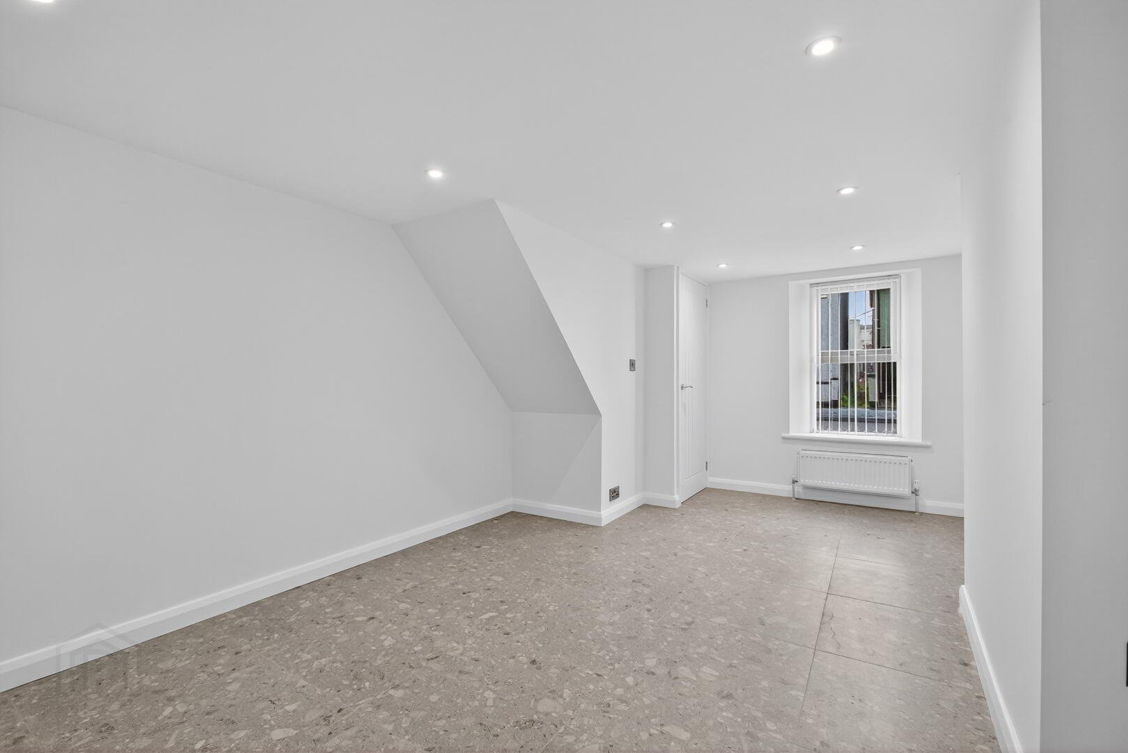 209 Queen Street 4 of 18