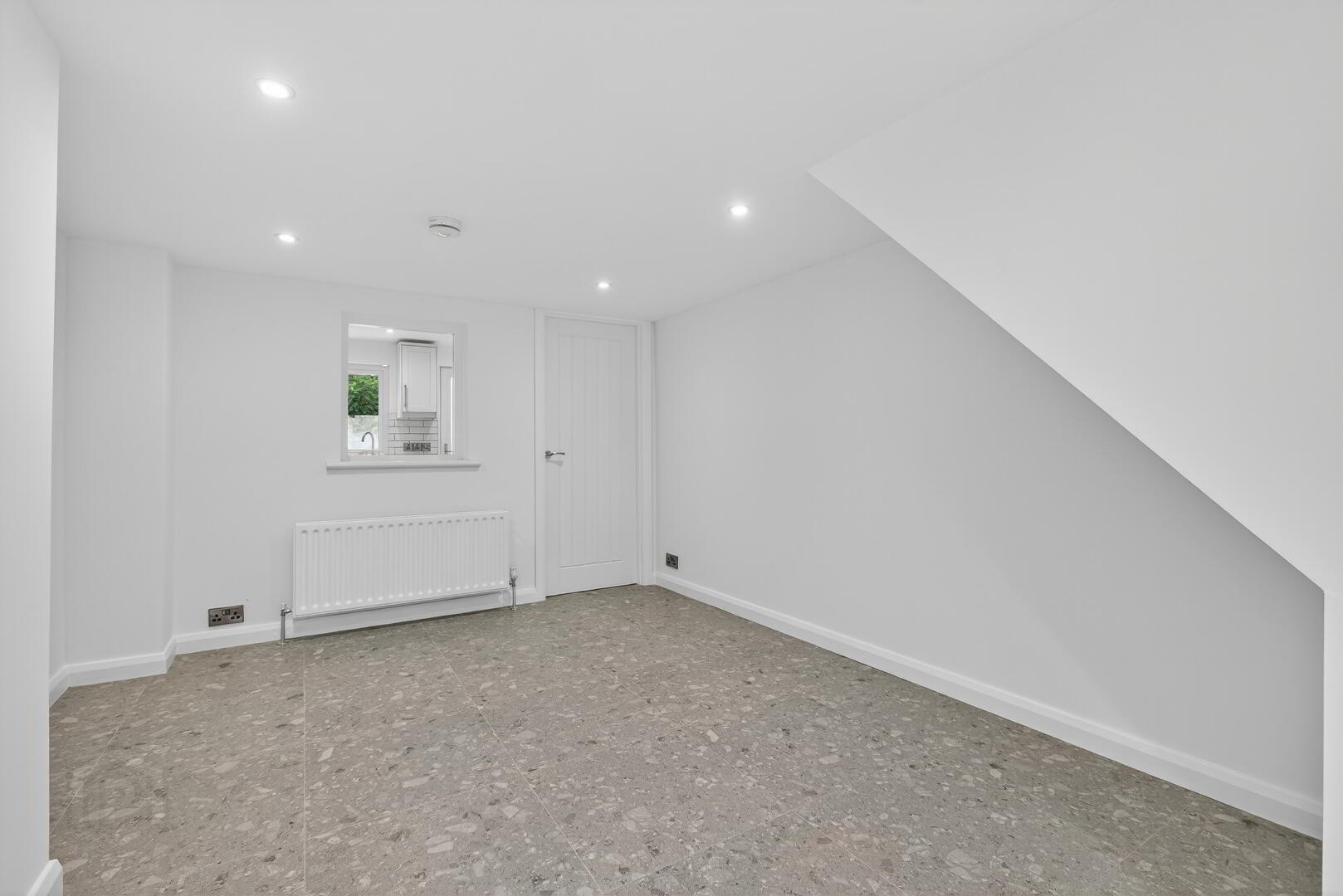 209 Queen Street 3 of 18