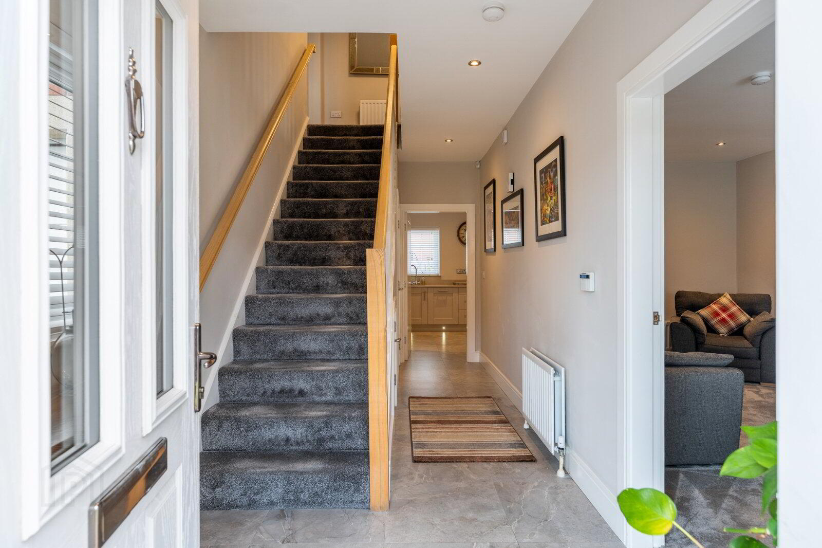 39 Manse Gate 3 of 43