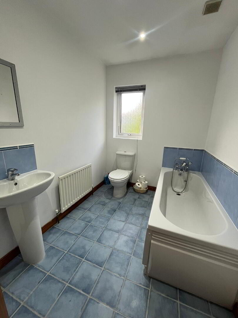 33b Wellington Gardens 10 of 12