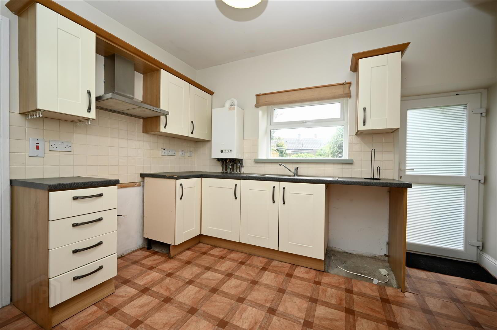 12 James Street 4 of 13