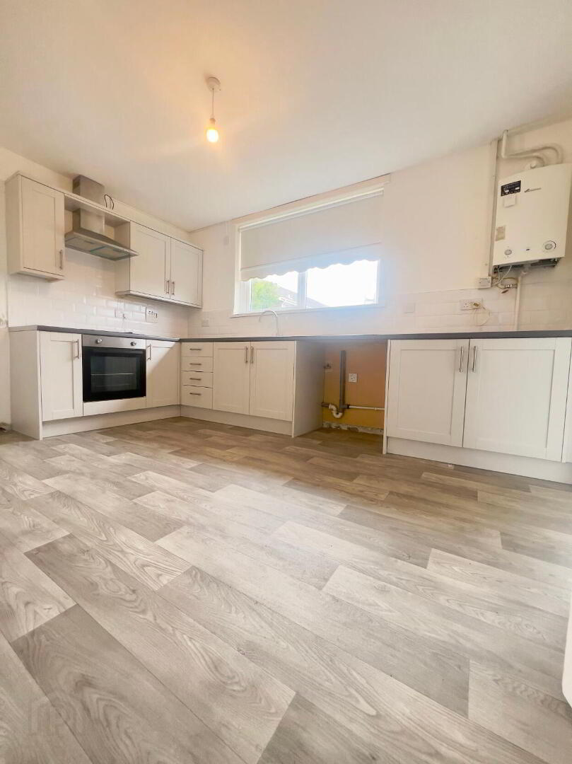 8 Hillmount Gardens 6 of 16