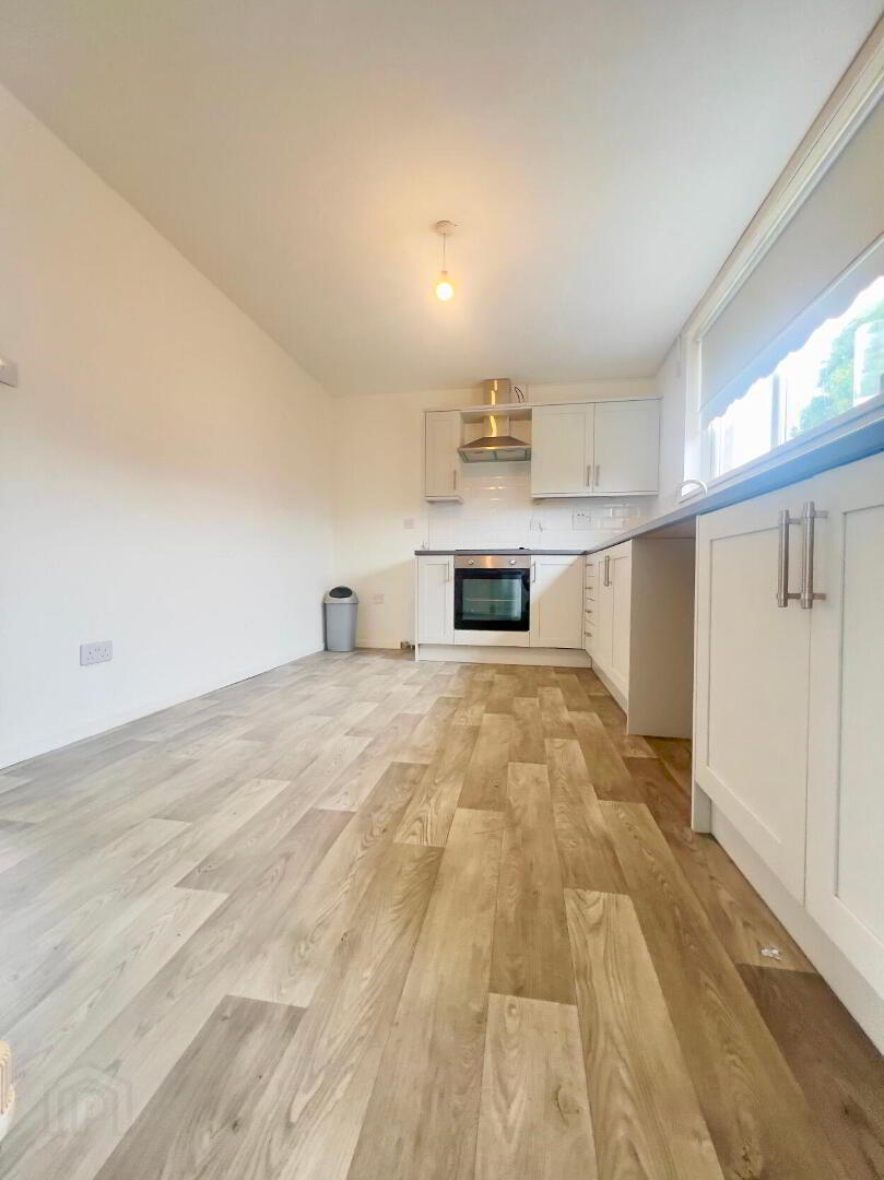 8 Hillmount Gardens 4 of 16