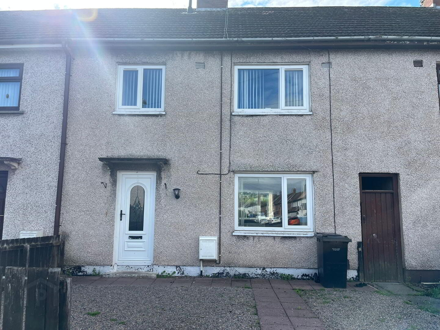 8 Sunningdale Crescent 1 of 9