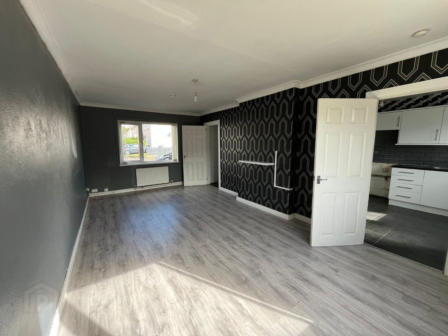 8 Sunningdale Crescent 3 of 9