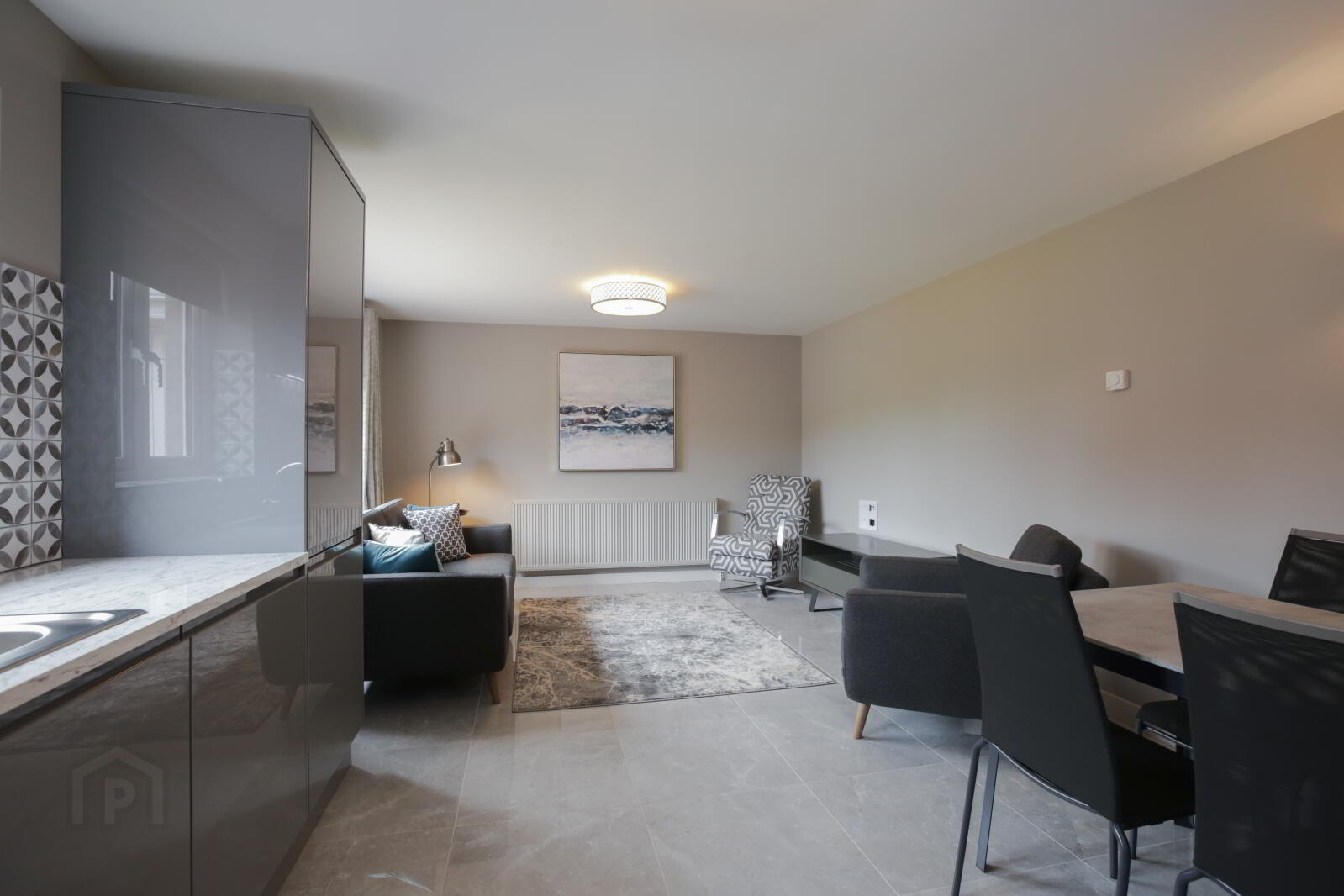 Apt 5, 8 8 Summerhill Avenue 2 of 14