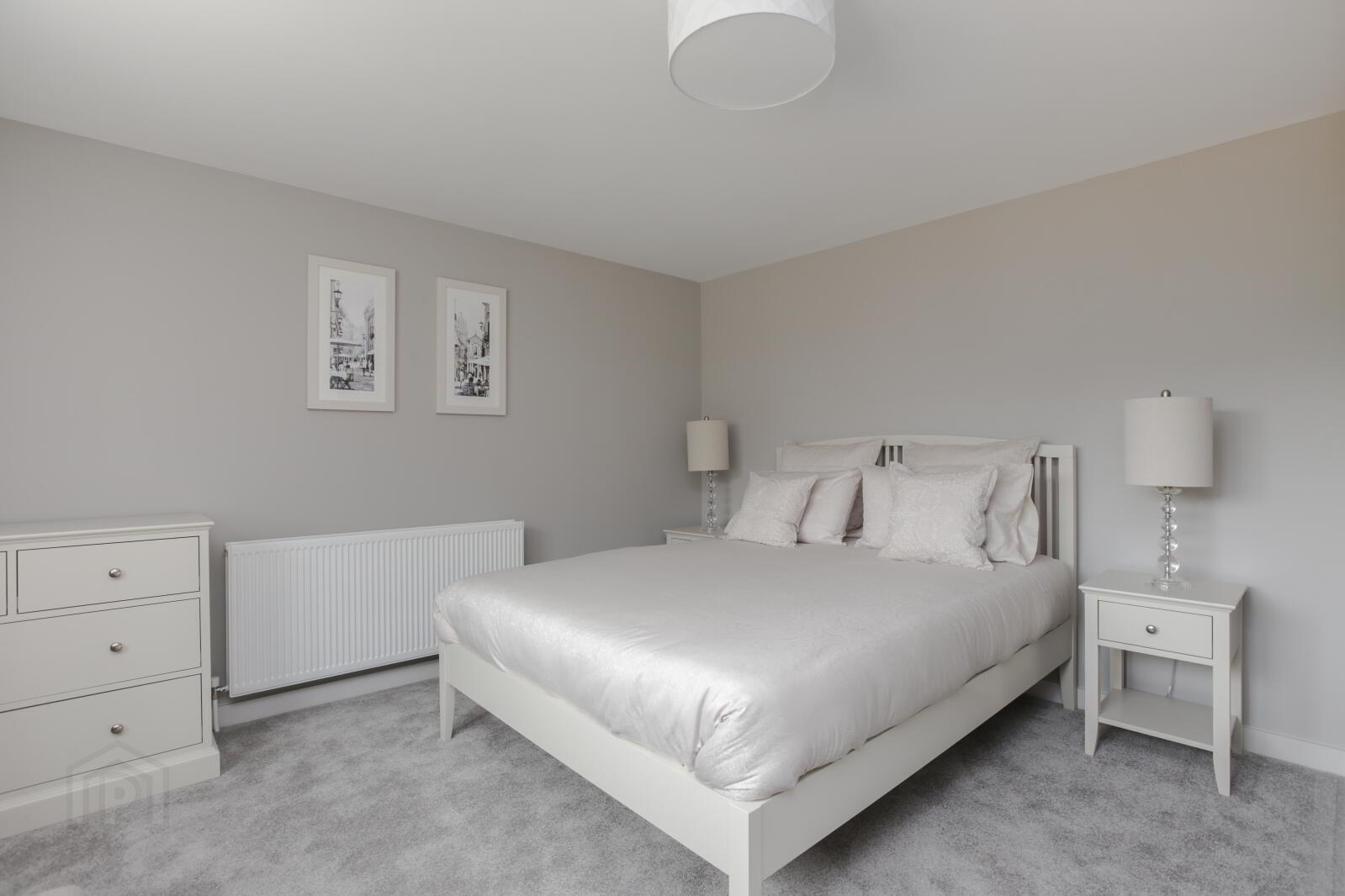 Apt 5, 8 8 Summerhill Avenue 7 of 14