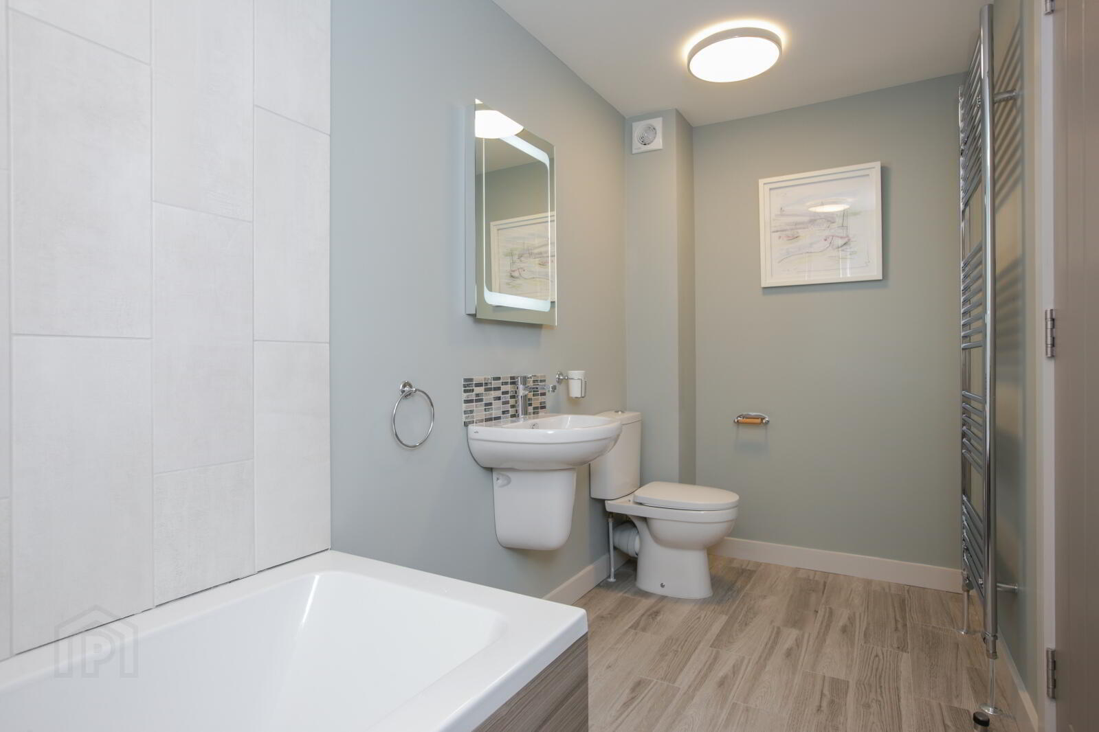 Apt 5, 8 8 Summerhill Avenue 11 of 14