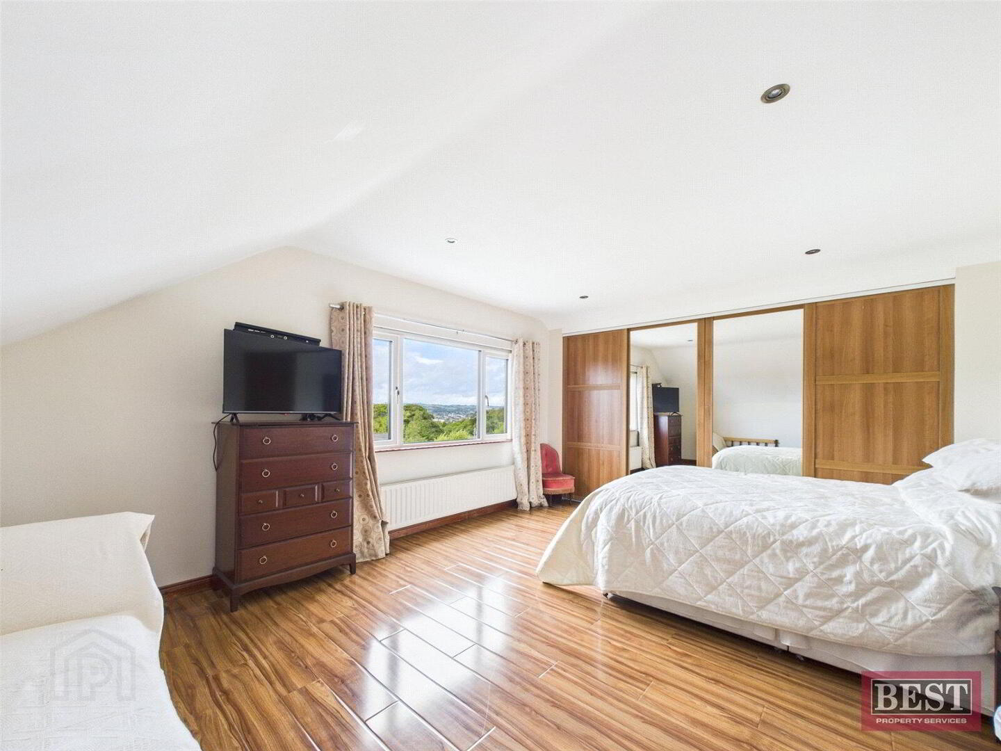 1 Windmill Road 13 of 29