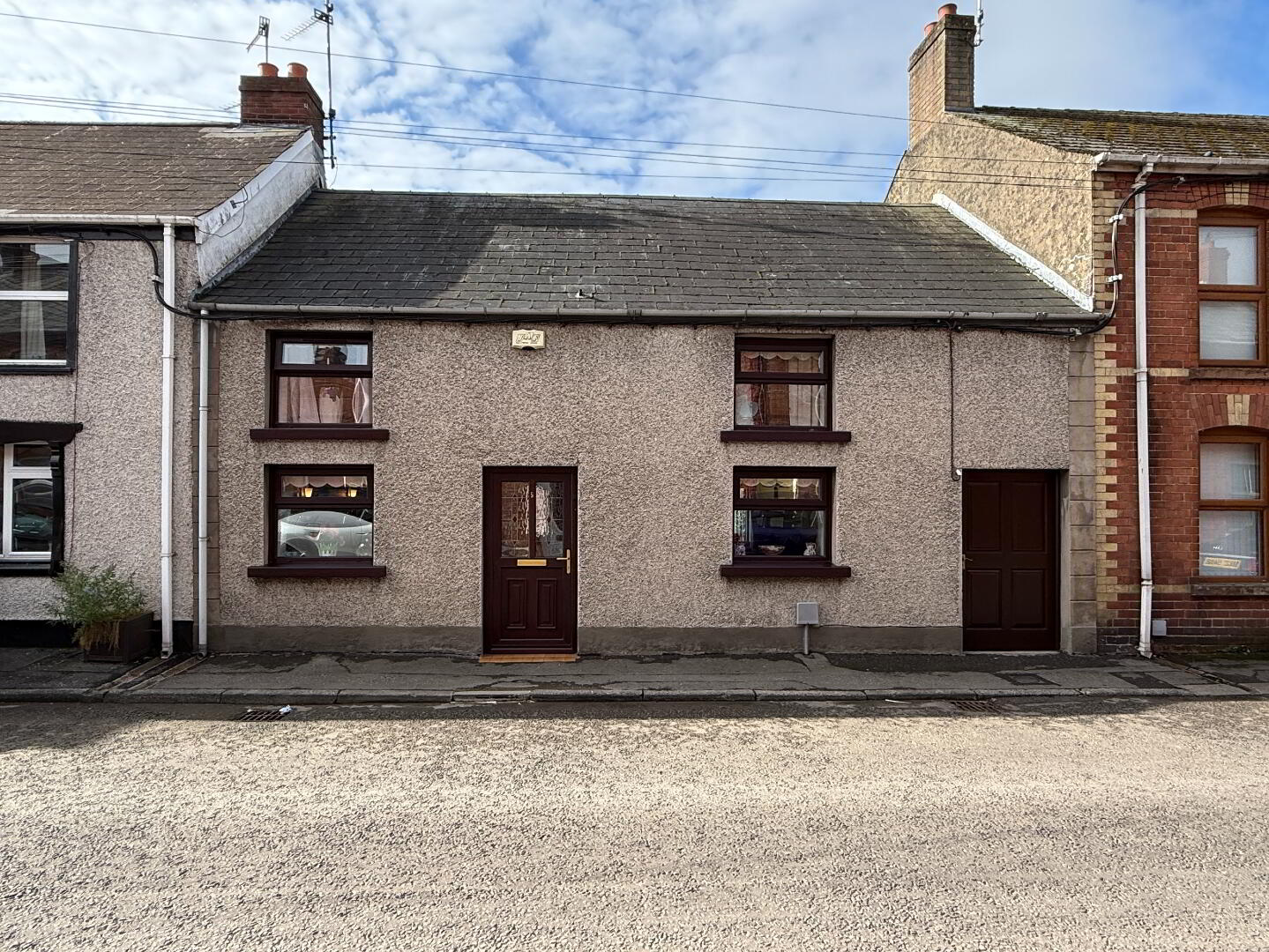 5 Massereene Street 1 of 34
