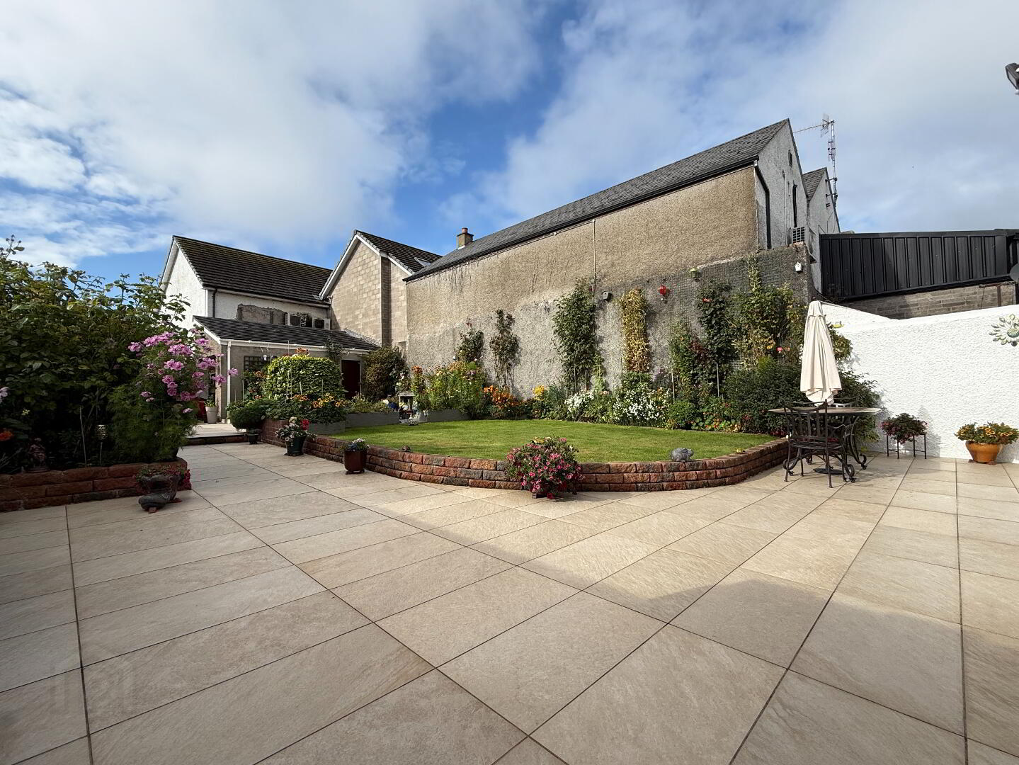 5 Massereene Street 3 of 34